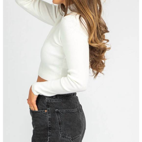 NEW BLUE BLUSH open back mockneck sweater in ivory - Picture 3 of 5